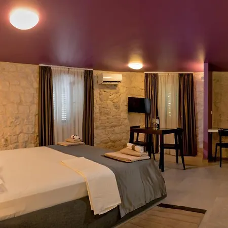 Appartement Annie's Stone Studio & Split